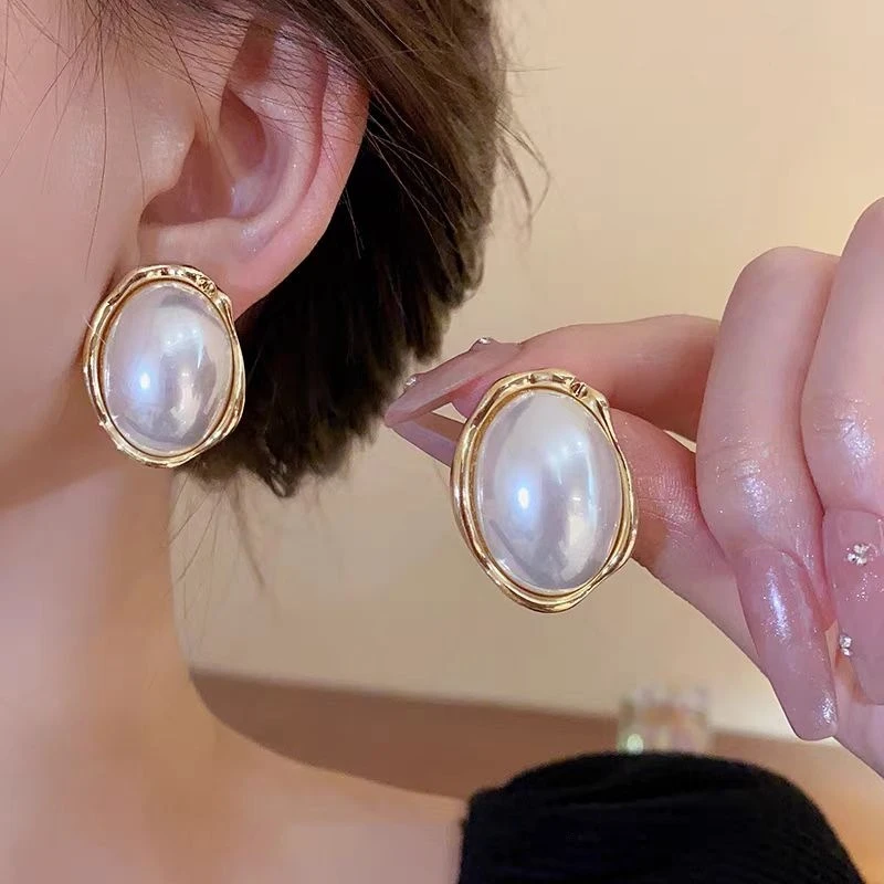 合金耳饰 2025新款法式复古轻奢夸张珠珠耳环时尚气质高级感耳钉