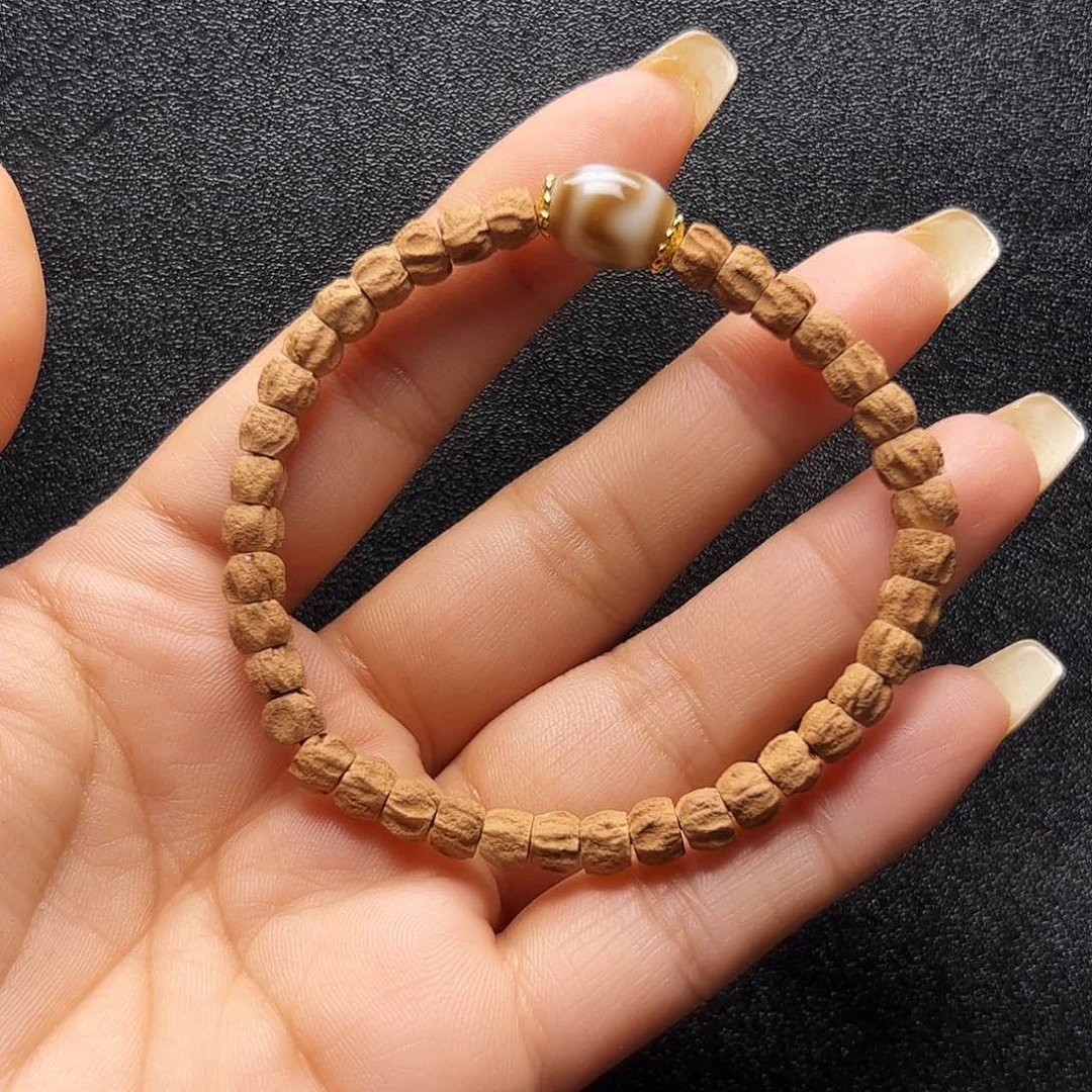 玛瑙/玉髓颈饰合金