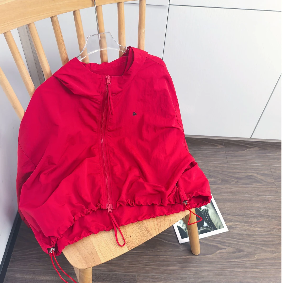 薄款2025春夏季连帽拉链户外冲锋衣女短款抽绳休闲长袖防晒外套