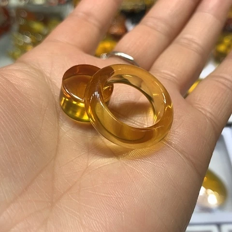 琥珀裸石未镶嵌金兰指环