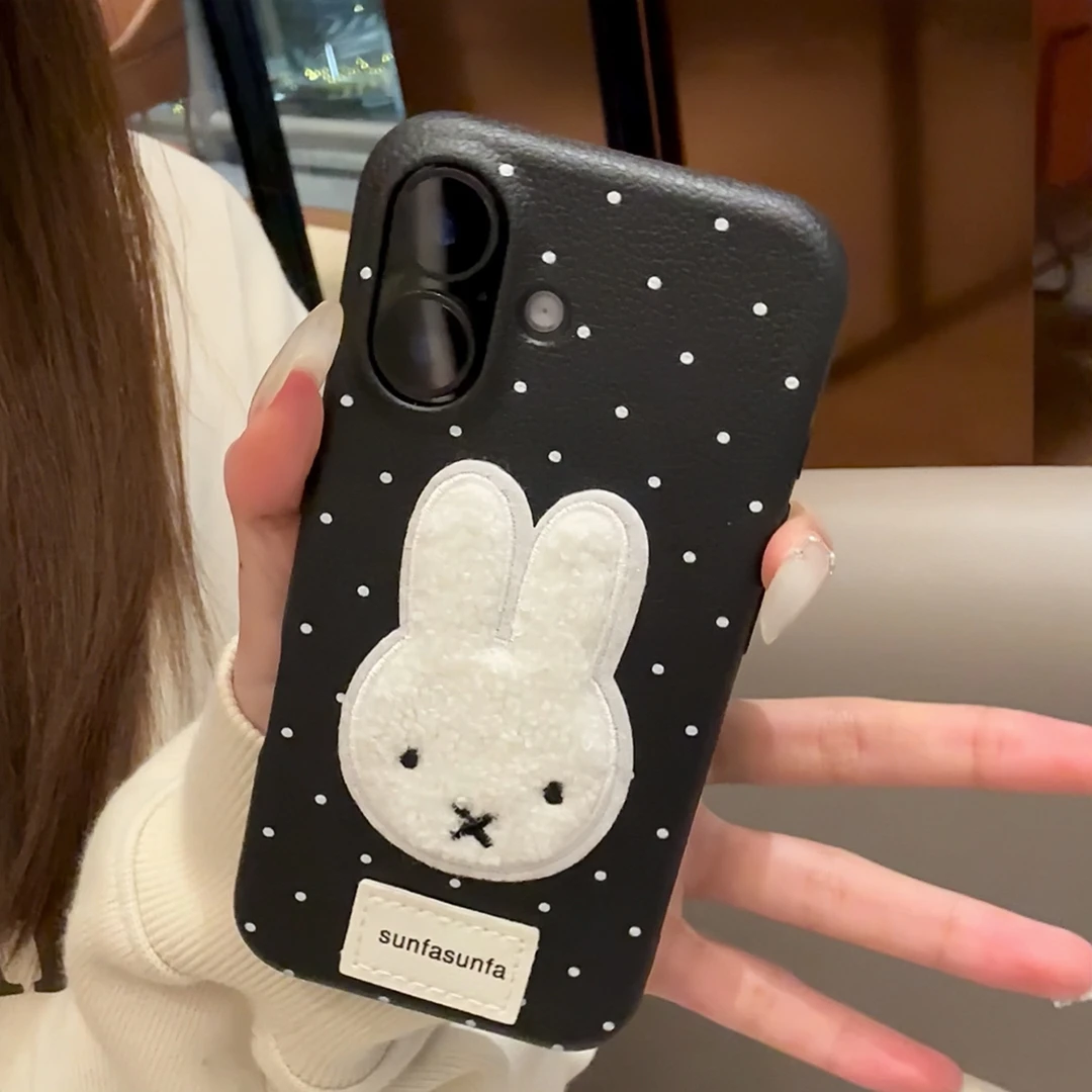 秋冬可爱毛绒兔子适用苹果16/17手机壳iPhone15/13promax软14女12