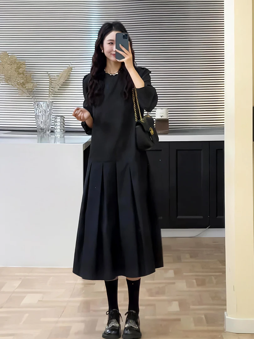 法式赫本风黑色连衣裙女秋季新款宽松显瘦高级感气质中长款小黑裙