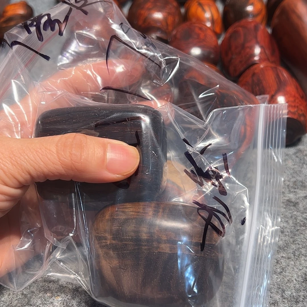 澪***点交趾黄檀（大红酸枝）