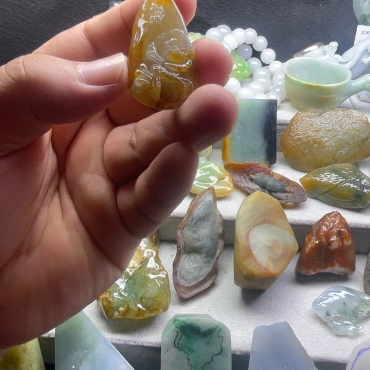 定制翡翠未镶嵌翡翠