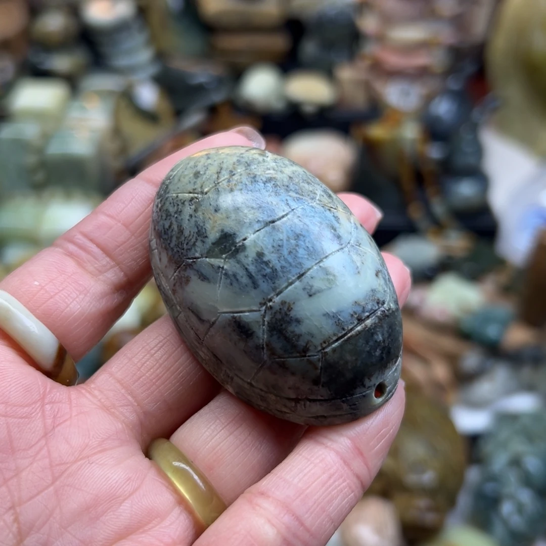 岫岩河磨玉（透闪石质玉）未镶嵌颈饰河磨玉富甲手玩