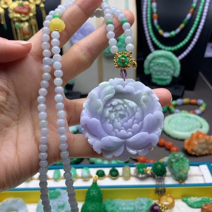 翡翠未镶嵌颈饰翡翠花