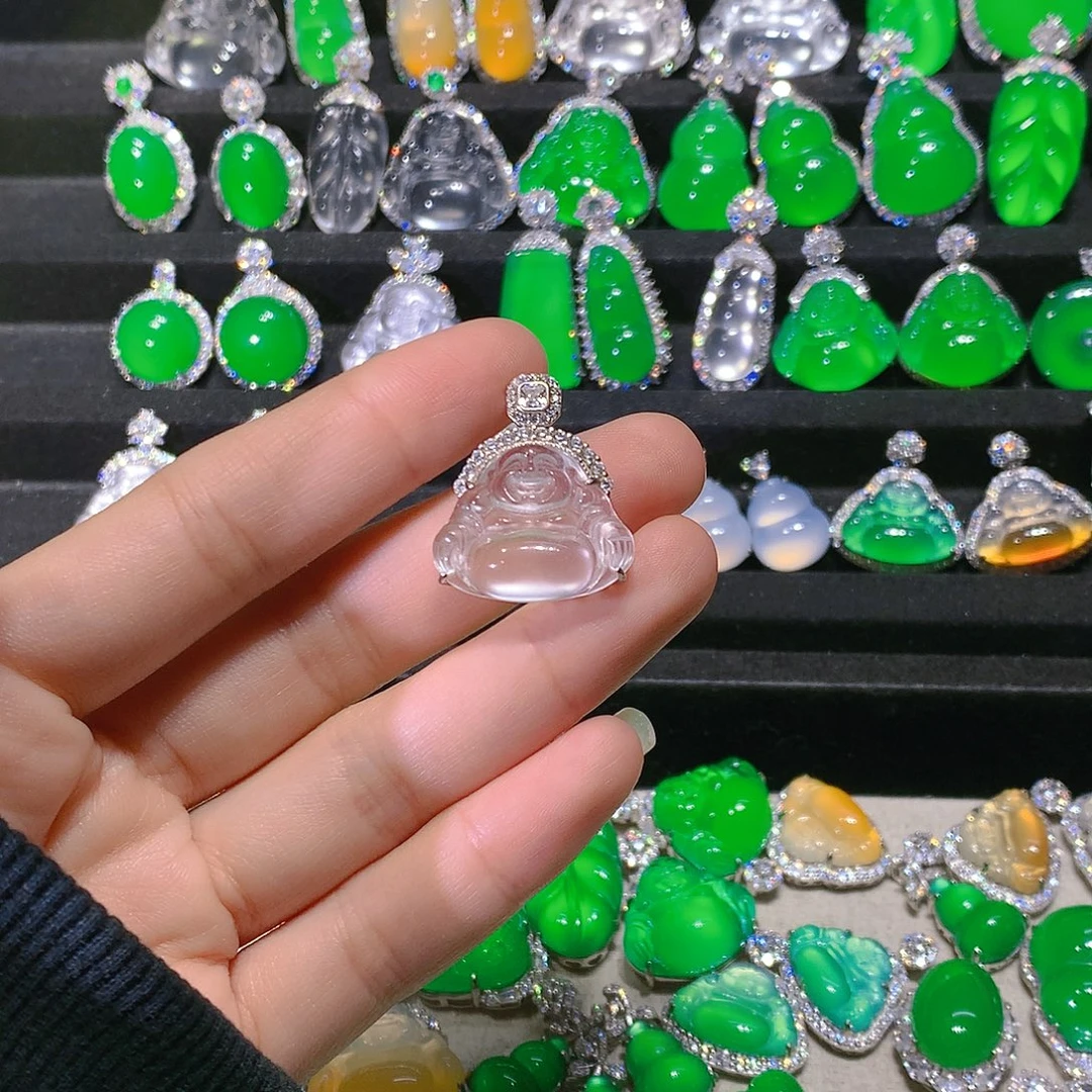 吉***上石英质玉银S925镶嵌颈饰