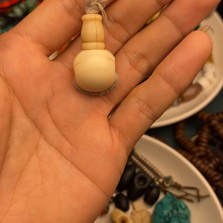 老挝石藏专扎西德勒