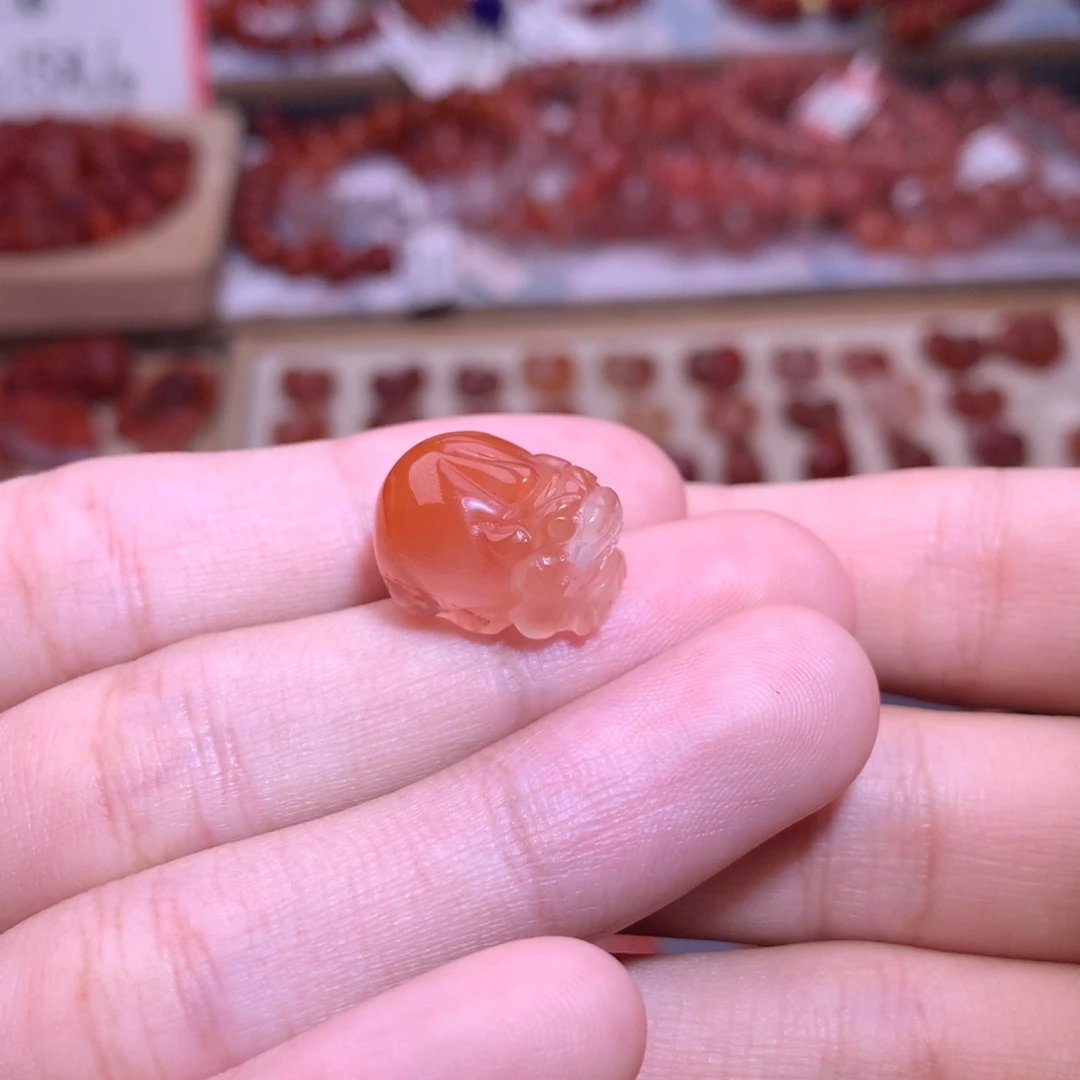 南红玛瑙未镶嵌珠宝半成品貔貅