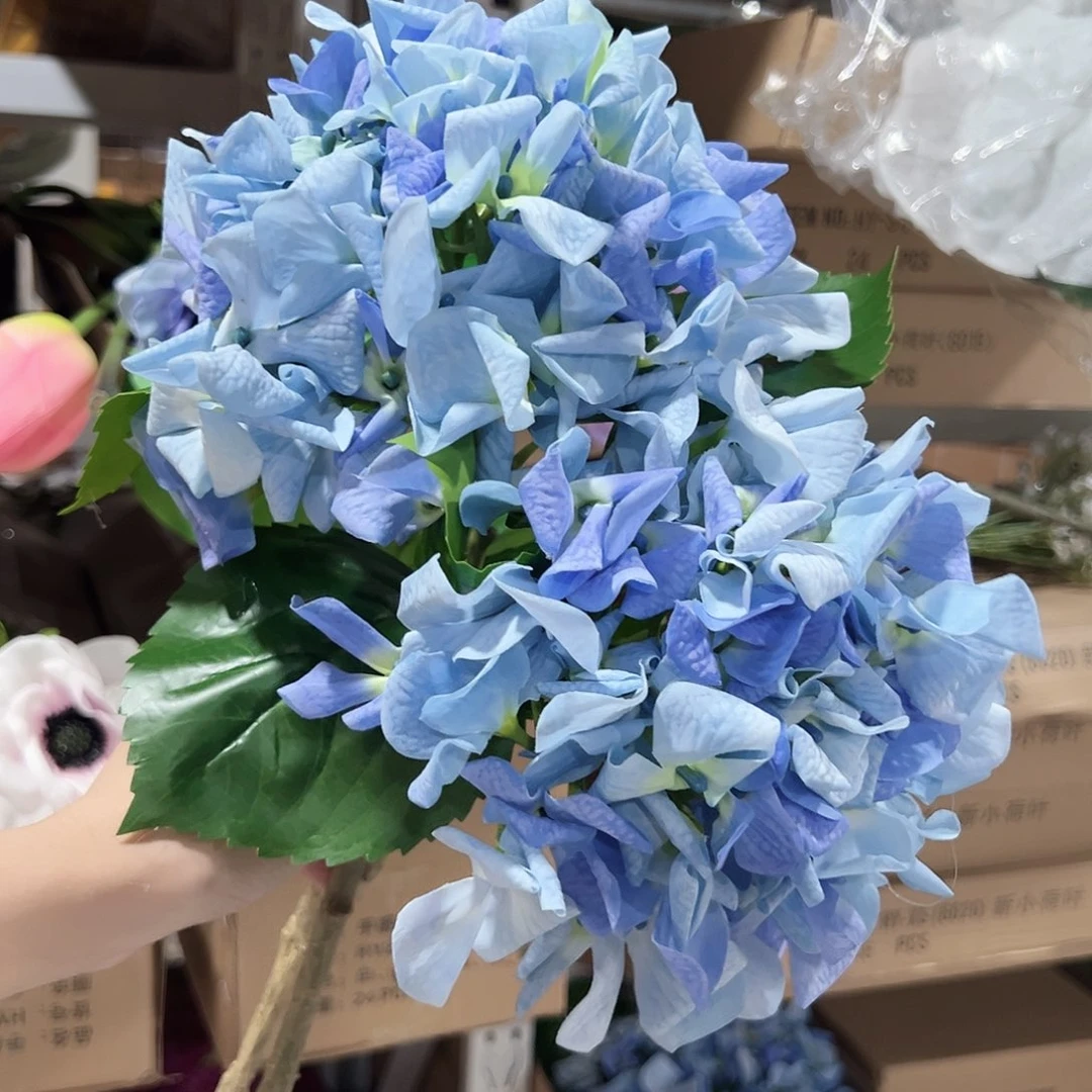 2枝手感保湿绣球。