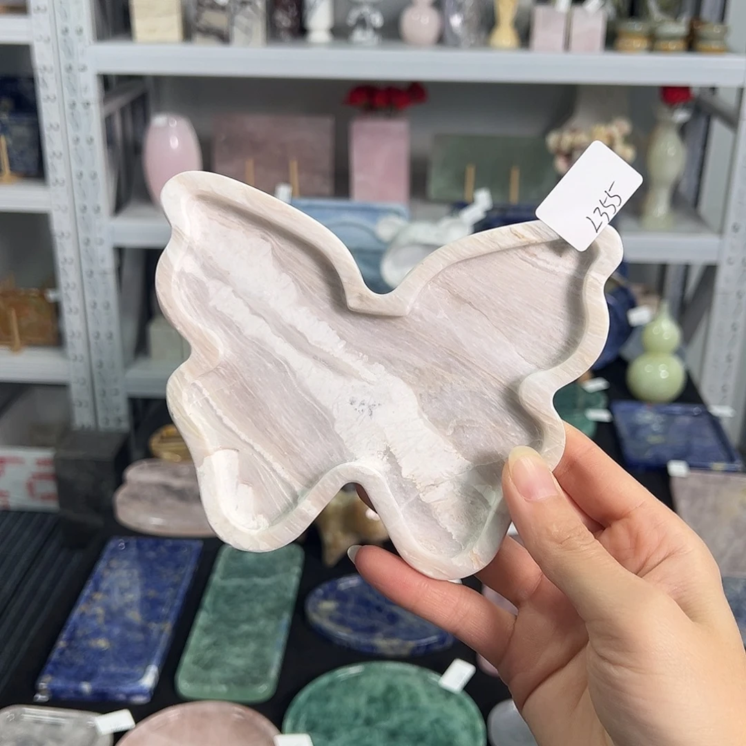 石材凤白玉蝴蝶。微补。 355