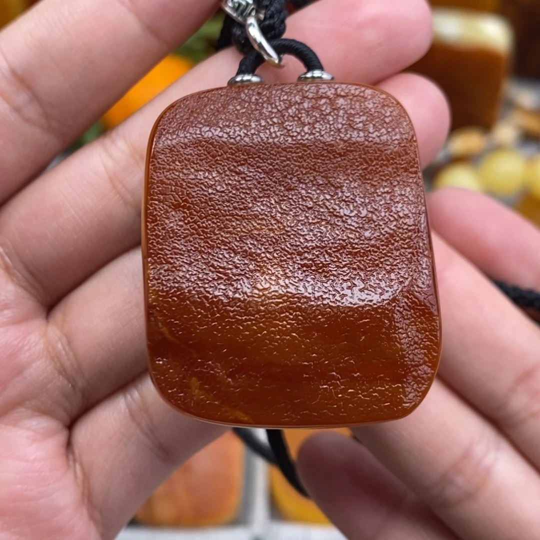 琥珀吊坠(赠链)未镶嵌