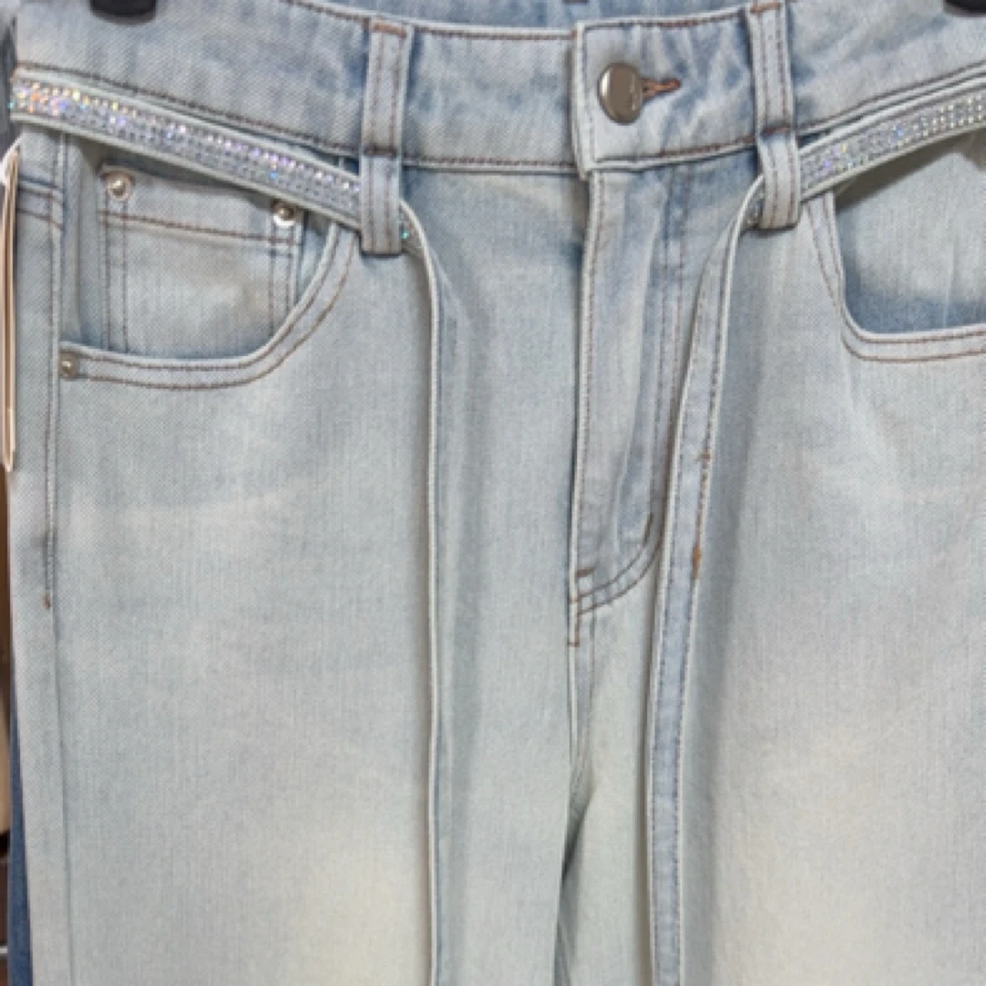 【猫本家】浅色微喇牛仔裤