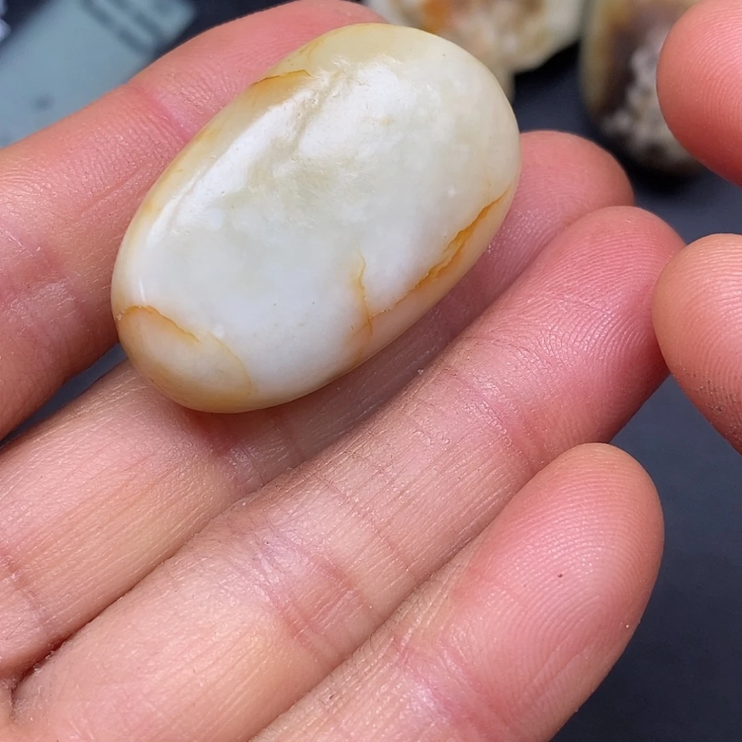 和田玉未镶嵌珠宝奇石