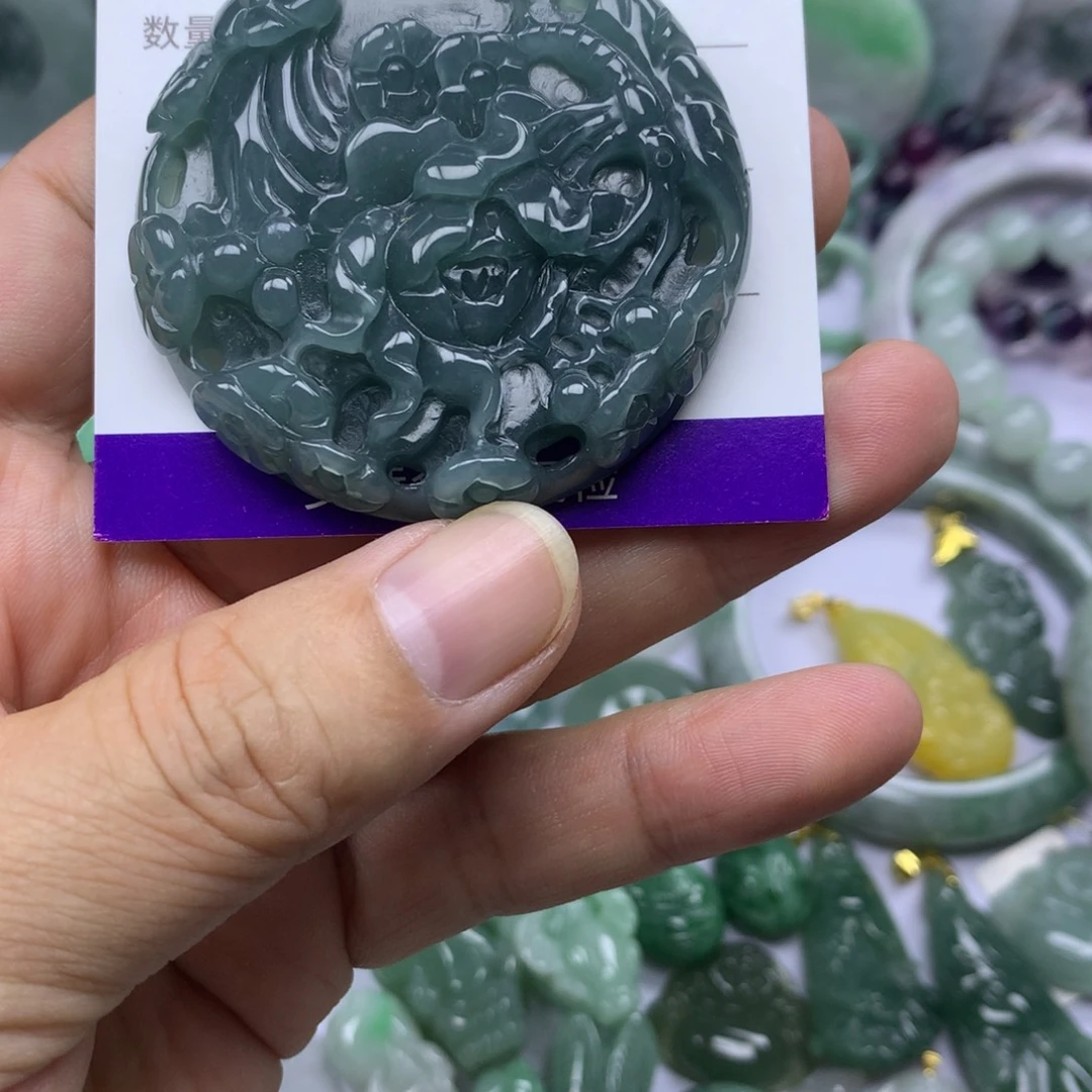 翡翠未镶嵌颈饰缅甸A货翡翠