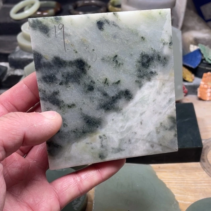 用***5独山玉未镶嵌手镯加工定制