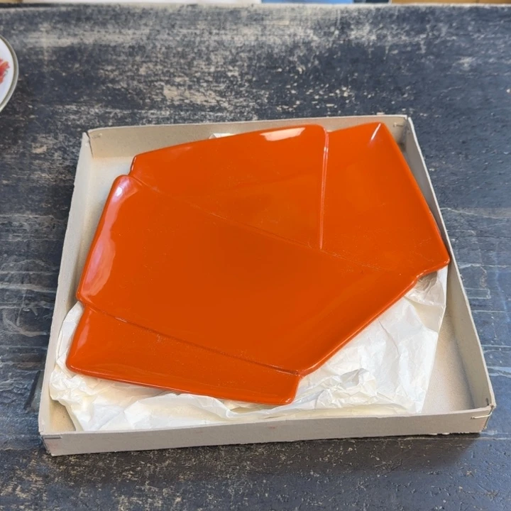 瓷片有划痕……哈哈哈哈哈