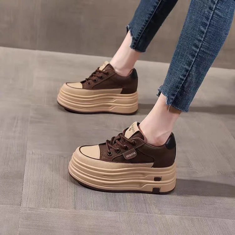 棕色厚底松糕板鞋2025秋季新款女鞋爆款女款小个子增高运动休闲鞋