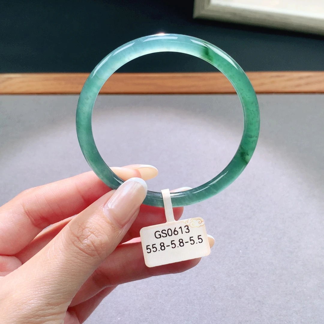 翡翠未镶嵌手镯天然