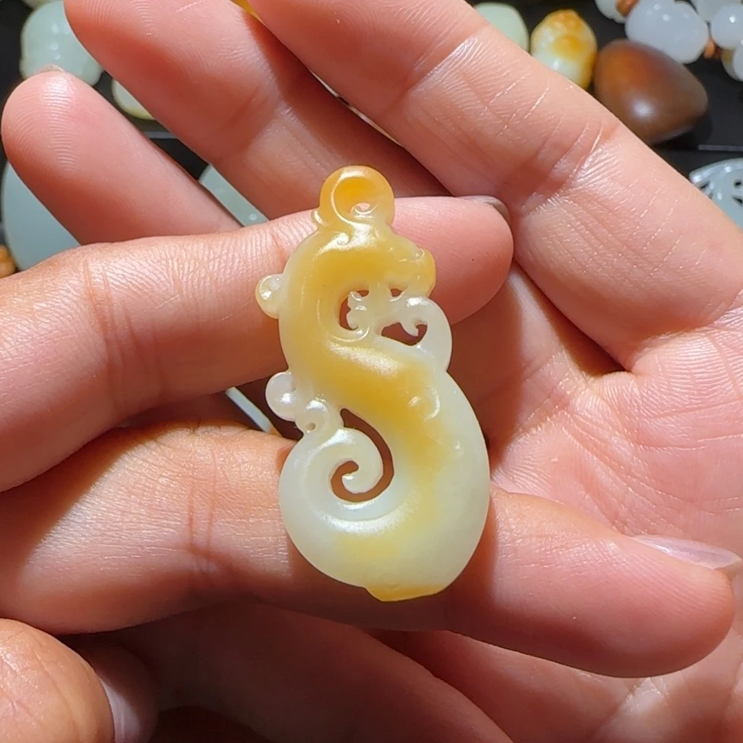 用***2和田玉未镶嵌颈饰