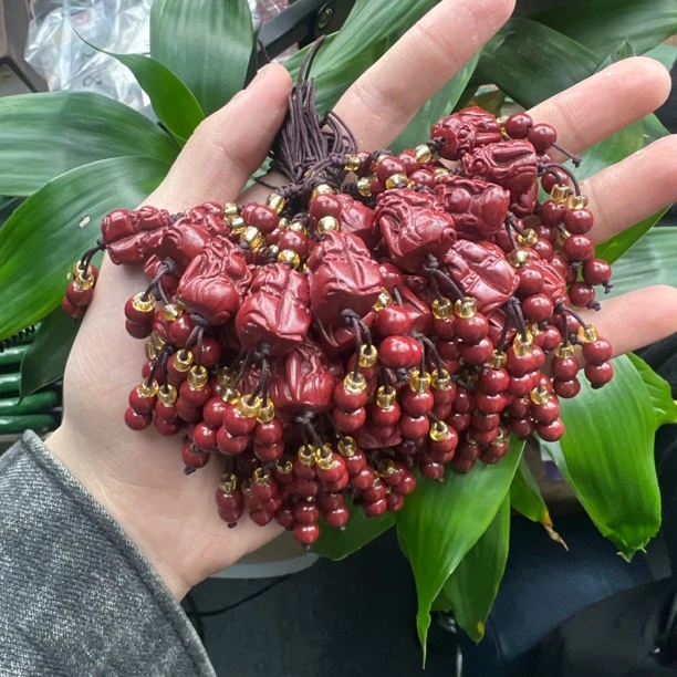 天然辰砂天然朱砂手机挂包挂坠