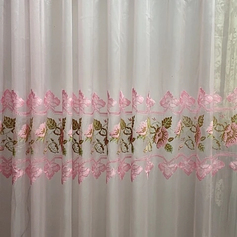 粉色绣花纱帘8米打孔