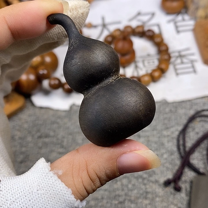 檀香木吊坠老山檀香阴沉大葫芦吊坠