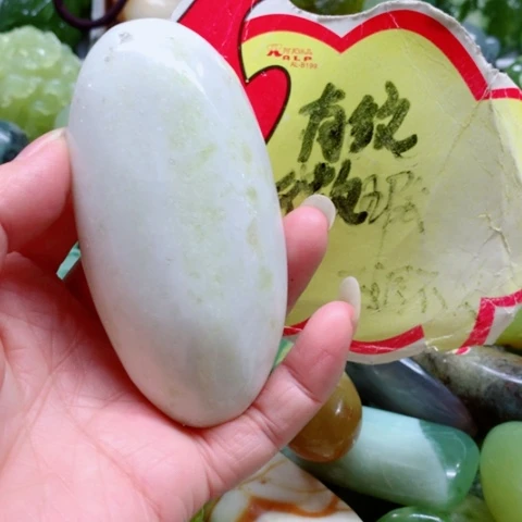 蛇纹石玉未镶嵌手把件