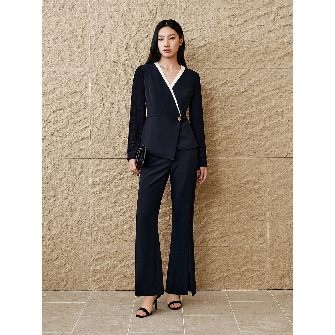 INSUN恩裳专选2025春季假两件撞色交叠领设计感上衣9C65170250