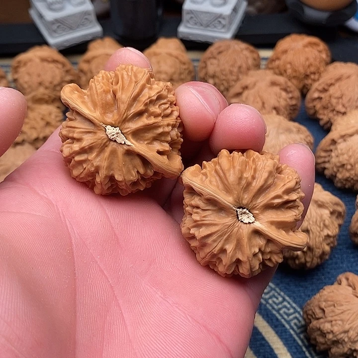 文玩核桃吊坠宫灯43修