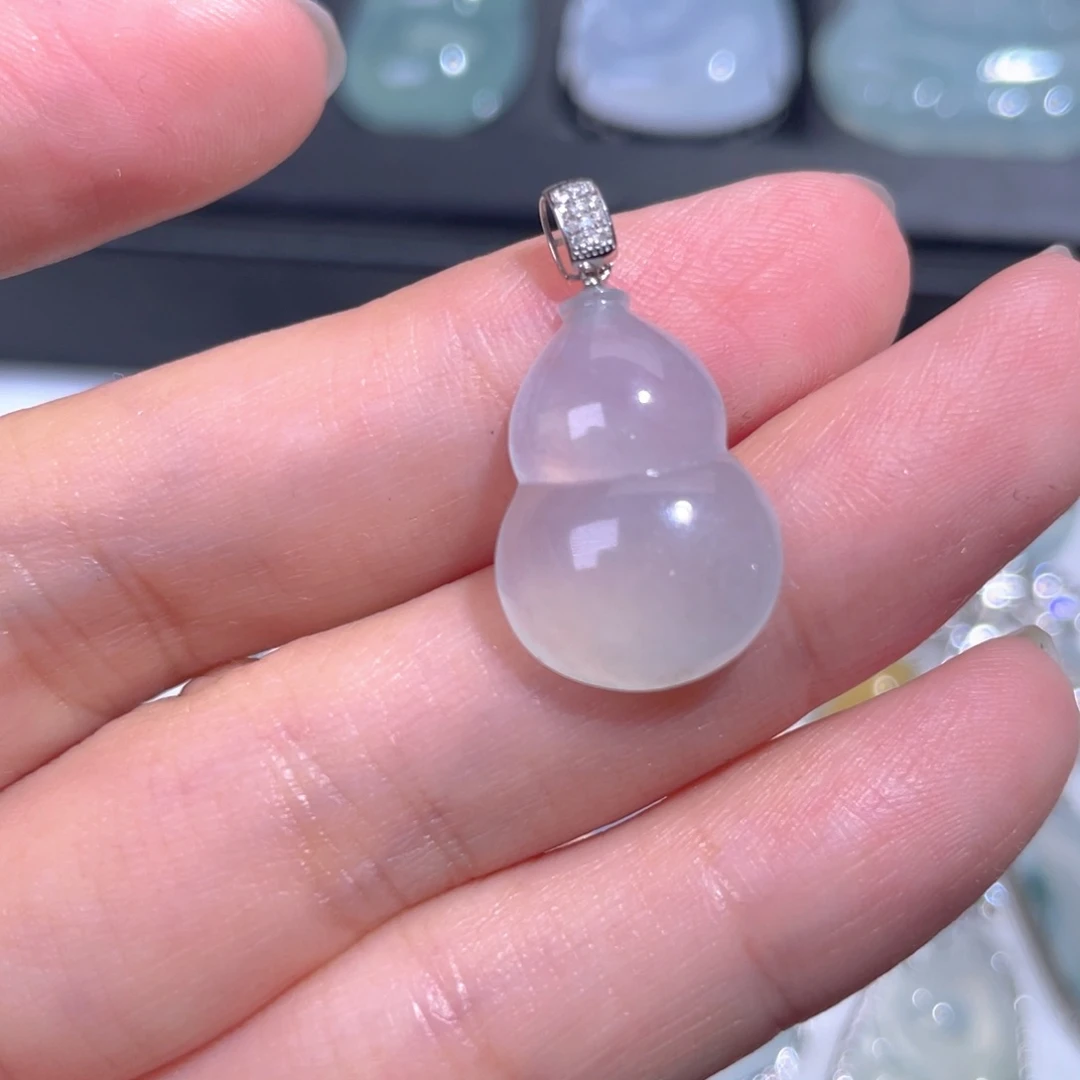 颈饰18K金镶嵌翡翠翡翠