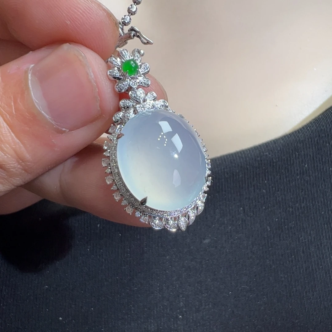 翡翠吊坠(不含链)18K金镶嵌