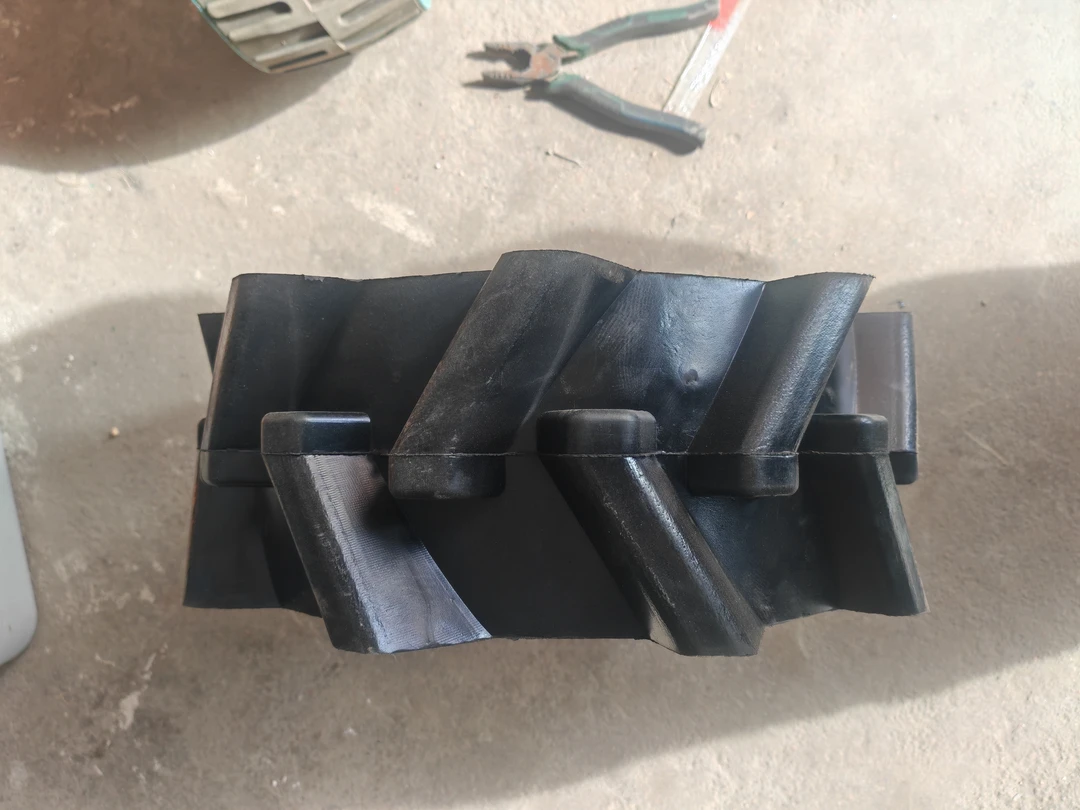 微耕机行走轮农用，橡胶轮，铺膜机轮胎，铺膜机轮胎汽油播种机轮胎