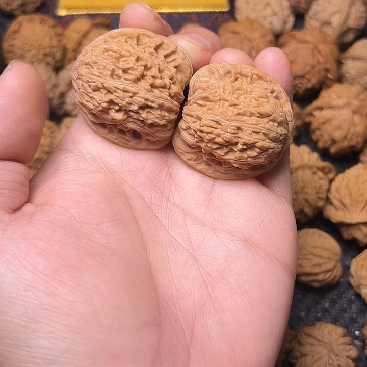 吊坠文玩核桃绣球