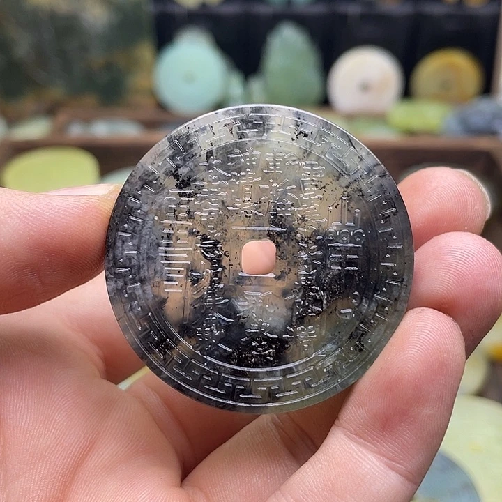 蛇纹石玉挂件未镶嵌明*