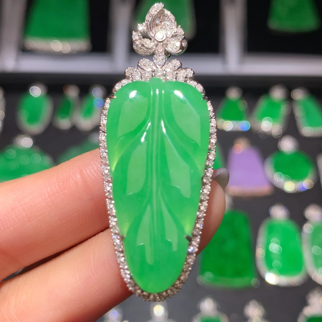 翡翠颈饰18K金镶嵌翡翠