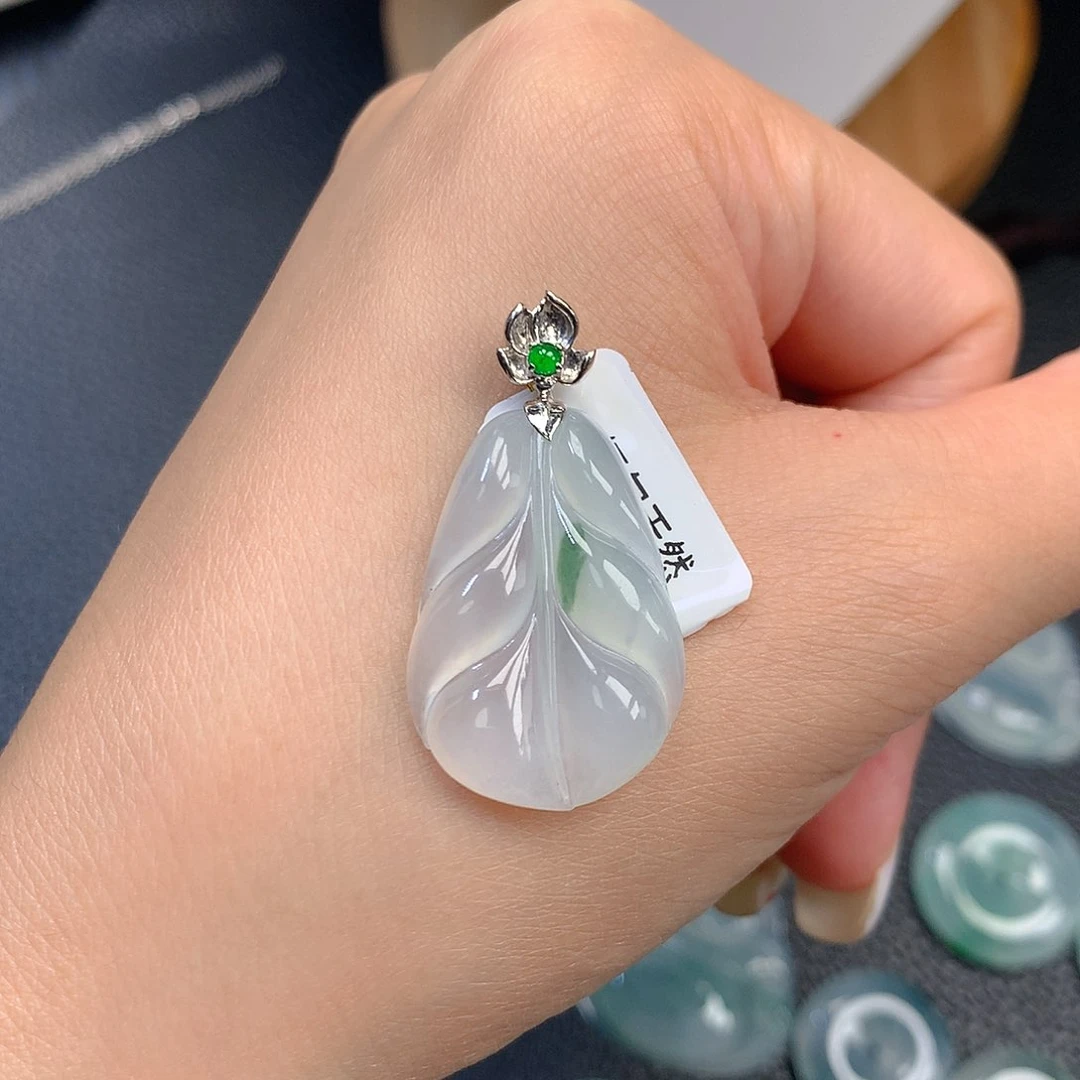 颈饰18K金镶嵌翡翠翡翠
