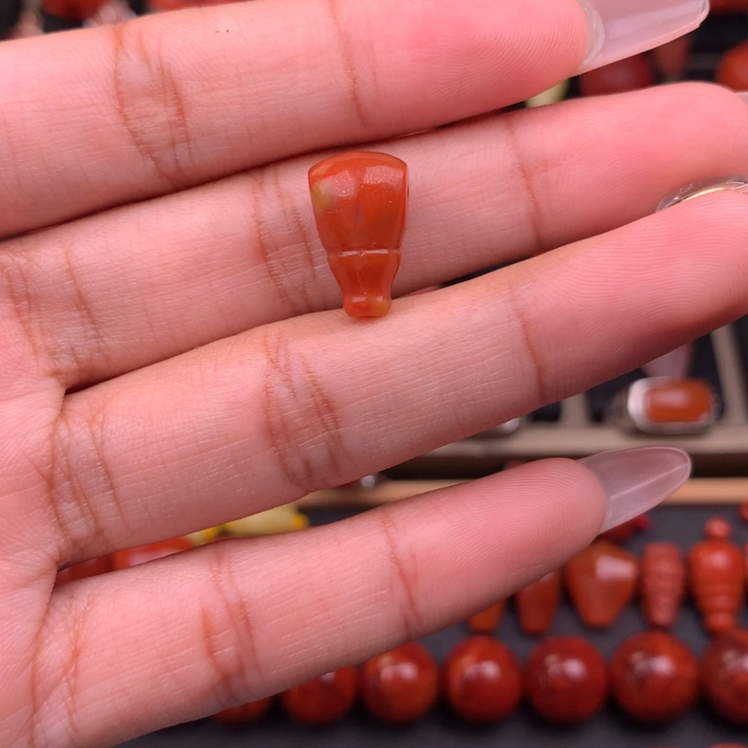 南红玛瑙未镶嵌包浆三通9+