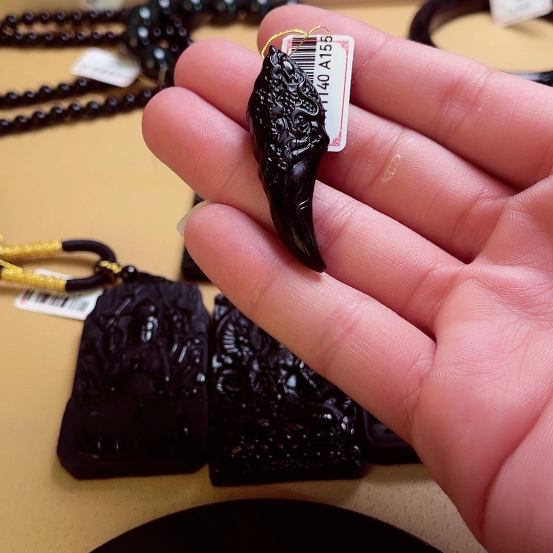 留***叔天然缅料a货 钢琴黑挂件a155