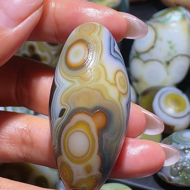 玛瑙/玉髓未镶嵌珠宝奇石21