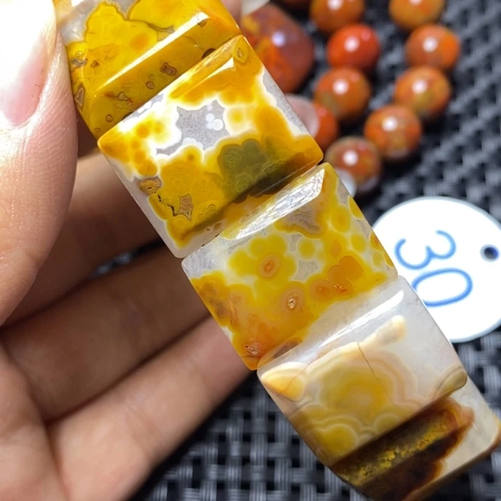 玛瑙/玉髓颈饰未镶嵌相*