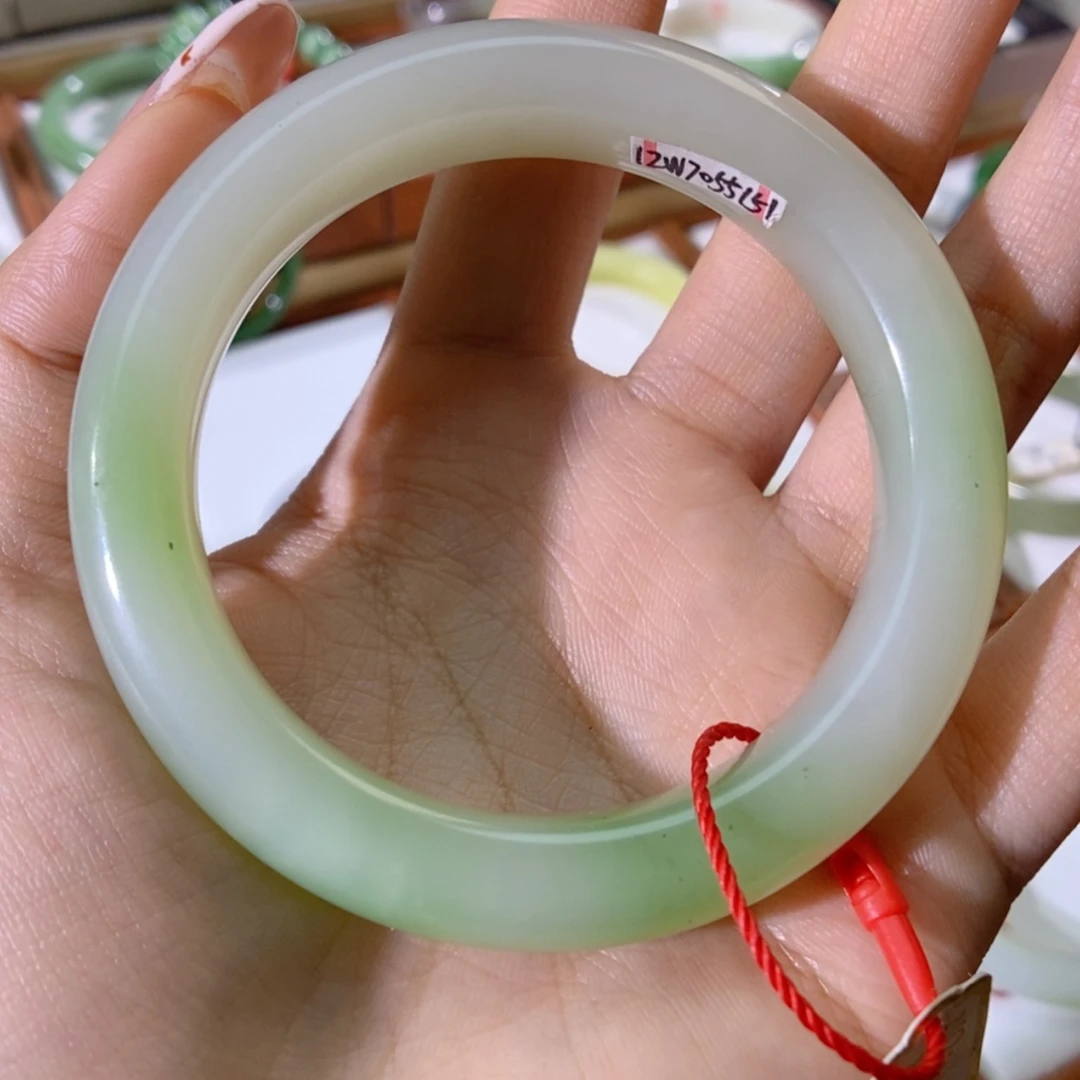 【闪购商品】未镶嵌手镯和田玉