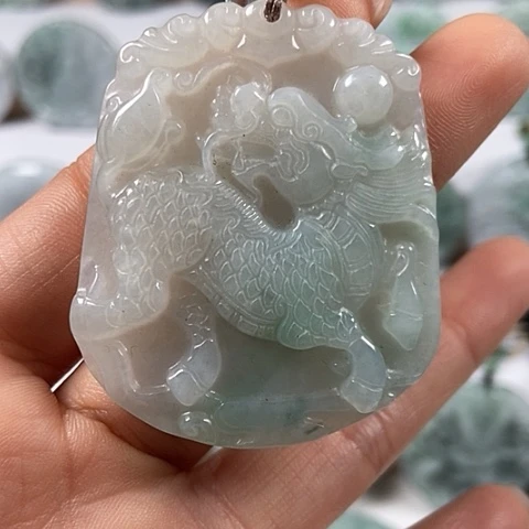 翡翠颈饰未镶嵌麒麟福利