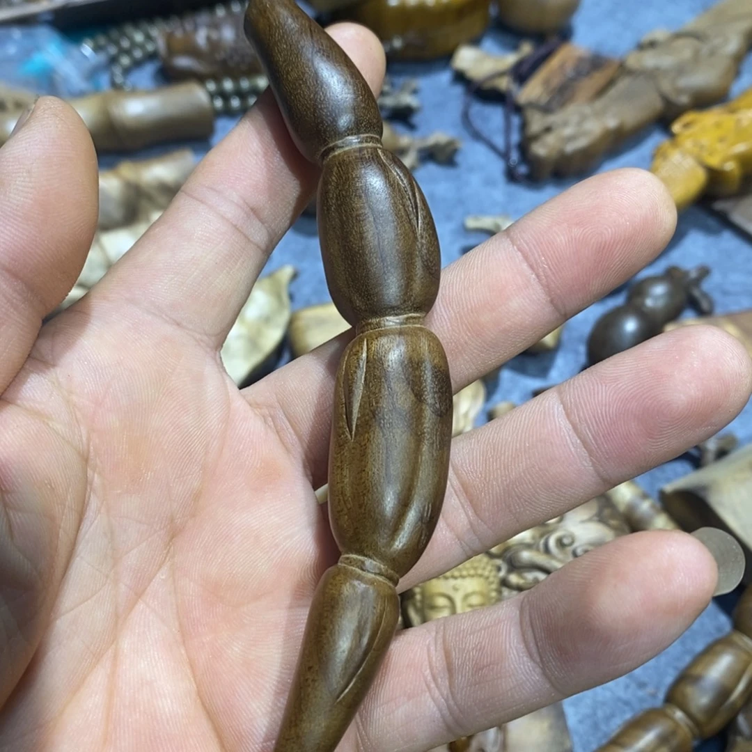 金丝楠木手工莲藕。