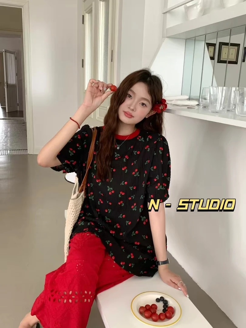韩系ins博主黑底樱桃大衫