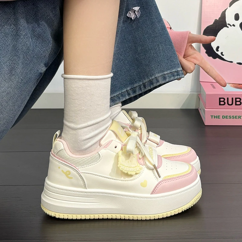 回力女鞋秋季新款休闲板鞋可爱学院风时尚厚底百搭ins小白鞋学生