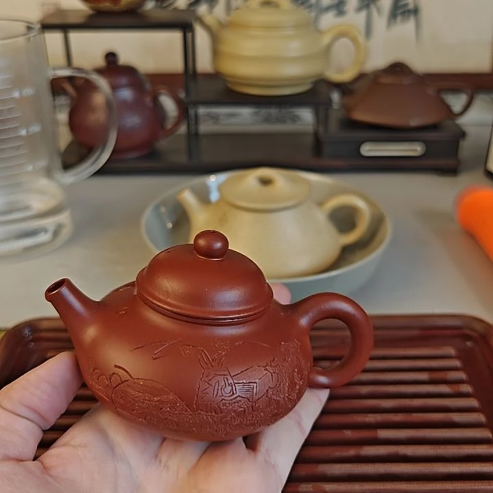 紫砂茶壶朱泥清供图刻绘容天