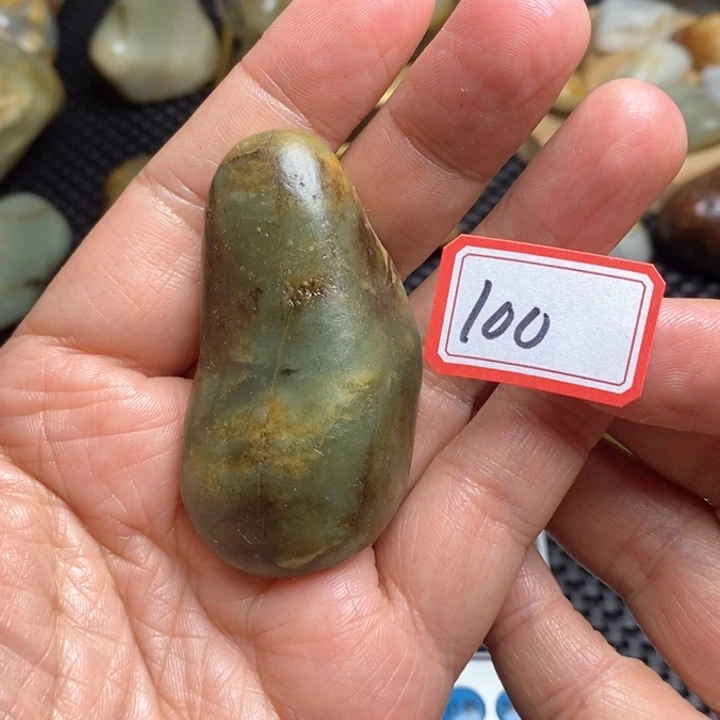 未镶嵌和田玉把件100