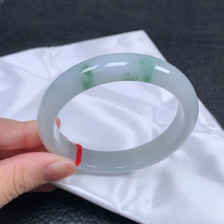 翡翠未镶嵌手镯