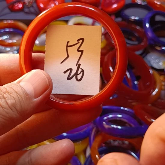 玛瑙/玉髓手镯未镶嵌